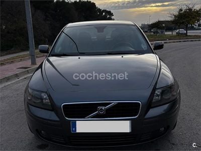 Gris / plata Usado 2006 Volvo S40 Kinetic Berlina | 6250 € (Un poco caro)