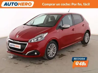 Usado Peugeot 208 Style 82 CV (60 kW) 2018 Rojo Utilitario