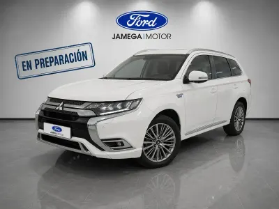 Usado Mitsubishi Outlander P-HEV 224 CV (164 kW) 2021 Blanco SUV