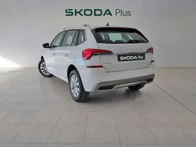 Usado Skoda Kamiq Selection 115 CV (84 kW) 2025 Blanco SUV