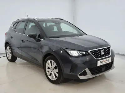 Usado Seat Arona Xperience 115 CV (84 kW) 2025 Gris / plata SUV