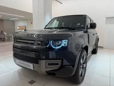 Usado Land Rover Defender SE 249 CV (183 kW) 2025 Gris / plata SUV