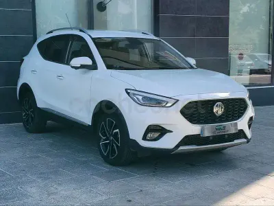 Usado MG ZS Luxury 106 CV (77 kW) 2023 Blanco SUV