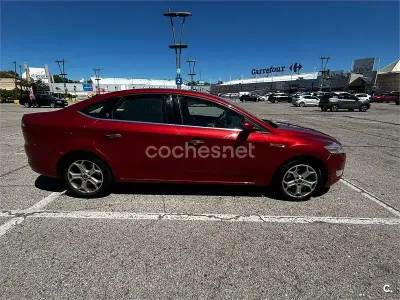 Usado Ford Mondeo Trend 140 CV (102 kW) 2008 Rojo Berlina