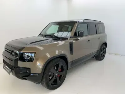 Usado Land Rover Defender 300 CV (220 kW) 2025 Beige SUV
