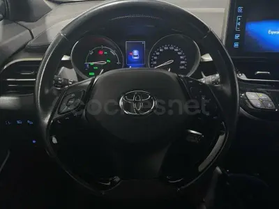 Usado Toyota C-HR Advance 122 CV (89 kW) 2019 Gris / plata SUV