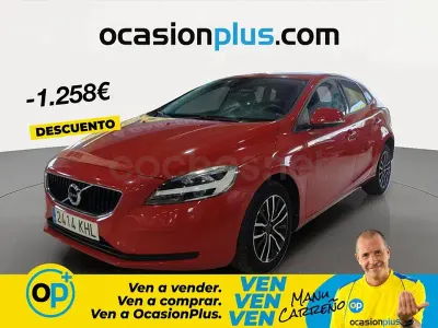 Usado Volvo V40 Momentum 122 CV (89 kW) 2018 Rojo Berlina