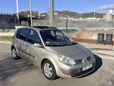Beige Usado 2006 Renault Scénic II Privilege Monovolumen | 2300 € (Buen precio)