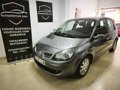 Usado Renault Scénic II Dynamique 111 CV (81 kW) 2008 Gris / plata Monovolumen