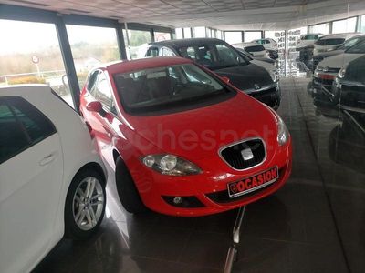Usado Seat Leon Ecomotive 105 CV (77 kW) 2009 Rojo Utilitario