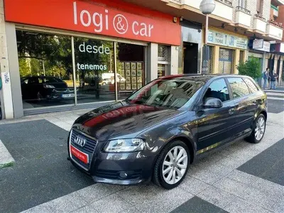 Usado Audi A3 Sportback Ambition 105 CV (77 kW) 2010 Negro Utilitario
