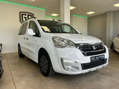 Usado Peugeot TePee Style 99 CV (72 kW) 2018 Blanco Van