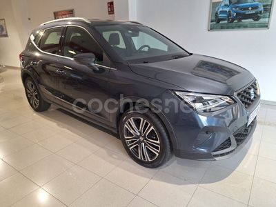 Usado Seat Arona FR 110 CV (80 kW) 2023 Gris / plata SUV