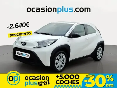 Begagnad Toyota Aygo X Play 72 HK (52 kW) 2023 Vit SUV