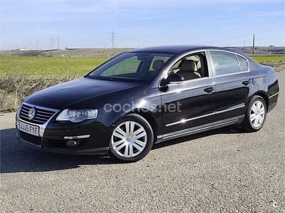 Usado VW Passat Highline 140 CV (102 kW) 2007 Negro Berlina