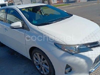 Toyota Auris Hybrid
