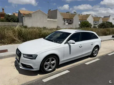 Usado Audi A4 Advanced 136 CV (100 kW) 2013 Blanco Familiar