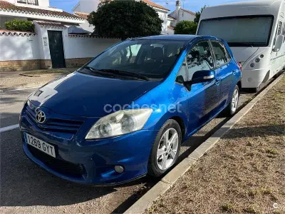 Usado Toyota Auris Luna 90 CV (66 kW) 2010 Azul Utilitario