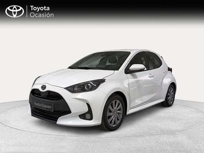 Usado Toyota Yaris Hybrid Active 116 CV (85 kW) 2024 Blanco Berlina