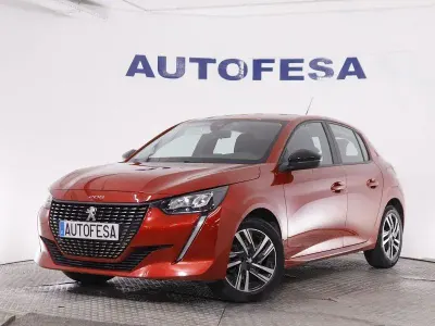 Usado Peugeot 208 Active 100 CV (73 kW) 2023 Burdeos Utilitario