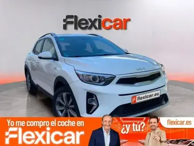 Usado Kia Stonic 84 CV (61 kW) 2022 Blanco SUV