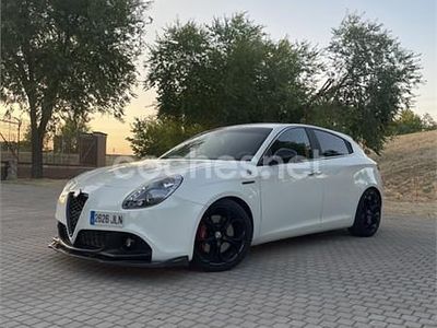 Blanco Usado 2016 Alfa Romeo Giulietta Distinctive Utilitario | 9990 € (Un poco caro)
