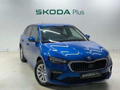Azul Usado 2025 Skoda Scala Selection Utilitario | 24.400 € (Un poco caro)