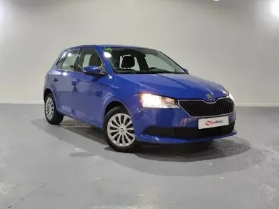 Usado Skoda Fabia Ambition 60 CV (44 kW) 2020 Azul Utilitario
