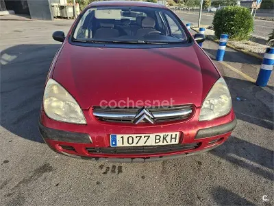 Usado Citroën C5 90 CV (66 kW) 2001 Granate Berlina