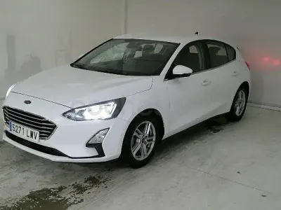 Usado Ford Focus Trend 120 CV (88 kW) 2022 Blanco Berlina