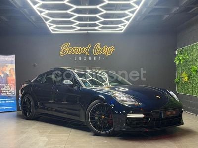 Porsche Panamera 4