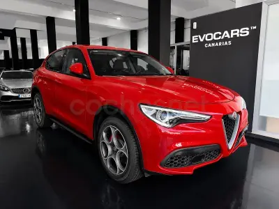 Usado Alfa Romeo Stelvio Super 201 CV (147 kW) 2018 Rojo SUV
