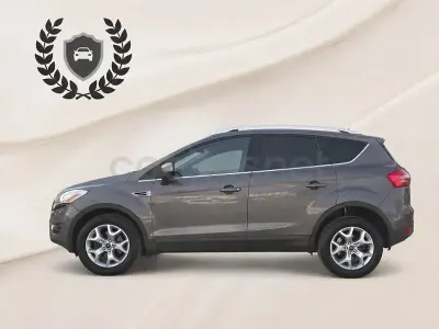 Usado Ford Kuga Titanium 140 CV (102 kW) 2011 Gris / plata SUV
