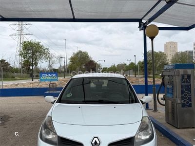 Usado Renault Clio II 85 CV (62 kW) 2007 Blanco Berlina