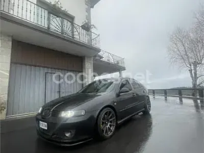 Begagnad Seat Leon 150 HK (110 kW) 2005 Svart Halvkombi