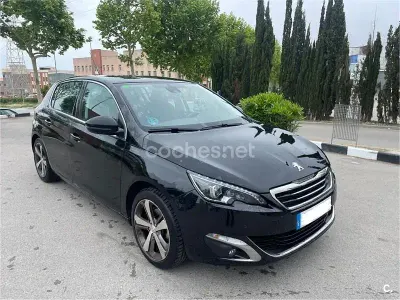 Usado Peugeot 308 Allure 130 CV (95 kW) 2017 Negro Berlina