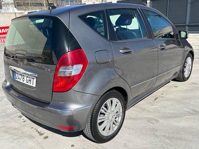 Usado Mercedes A180 Elegance 109 CV (80 kW) 2008 Gris / plata Monovolumen