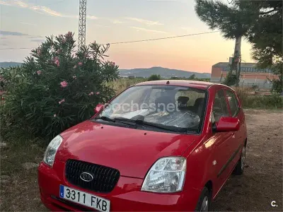 Usado Kia Picanto LX 61 CV (44 kW) 2006 Rojo Utilitario