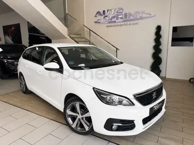Usado Peugeot 308 SW Allure 150 CV (110 kW) 2018 Blanco Familiar