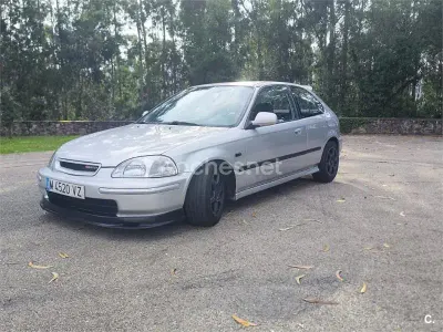 Usado Honda Civic LS 114 CV (83 kW) 1998 Gris / plata Berlina