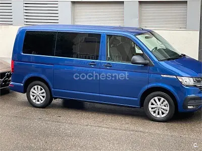 Usado VW Multivan 150 CV (110 kW) 2022 Azul Monovolumen