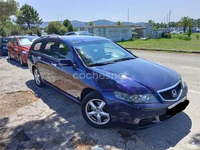 Usado Honda Accord Executive 140 CV (102 kW) 2005 Azul Familiar