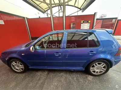 Usado VW Golf IV 110 CV (80 kW) 2001 Azul Berlina