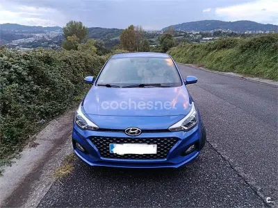 Usado Hyundai i20 100 CV (73 kW) 2018 Azul Berlina