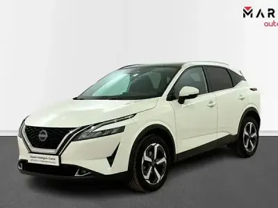Usado Nissan Qashqai N-Connecta 158 CV (116 kW) 2023 Blanco everest (solido) negro SUV