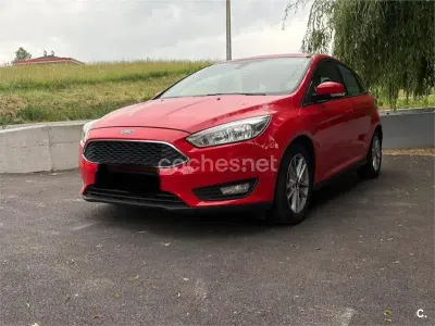 Usado Ford Focus Sport 125 CV (91 kW) 2015 Rojo Berlina