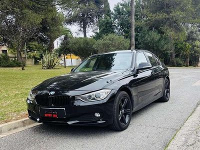 Usado BMW 318 Comfort Edition 143 CV (105 kW) 2014 Negro Berlina