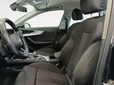 Usado Audi A4 S-Line 150 CV (110 kW) 2019 Azul Berlina