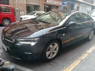 Usado Opel Insignia Business Edition 122 CV (89 kW) 2021 Negro Berlina