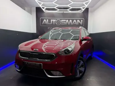 Usado Kia Niro 141 CV (103 kW) 2018 Burdeos SUV